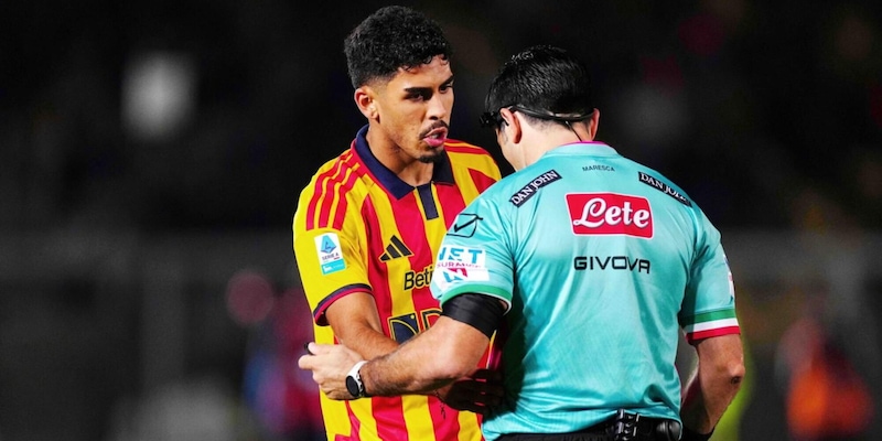 Moviola Lecce-Juve: Maresca gestisce ma mancano tre gialli, rosso a fiducia