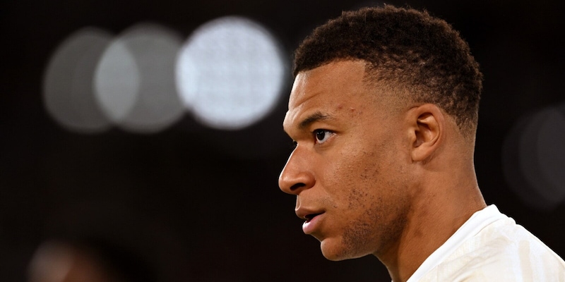 "Credo sia un dittatore", Mbapp&eacute; nella bufera: sponsor persi e Cina infuriata! Cosa &egrave; successo