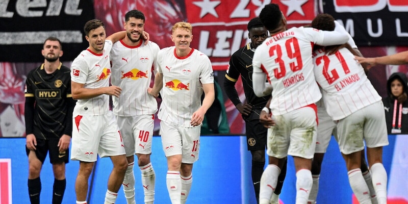 Il Lipsia travolge l'Elversberg. Vittoria pirotecnica del Werder Brema contro il Mainz