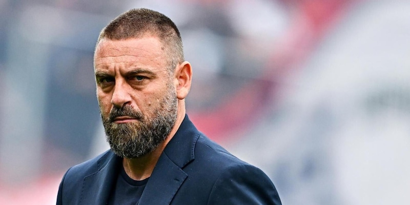 De Rossi si infuria e discute con un tifoso del Genoa: &ldquo;Parlava sempre e mi trattava da scemo. Ma ho sbagliato, non devo reagire&rdquo;