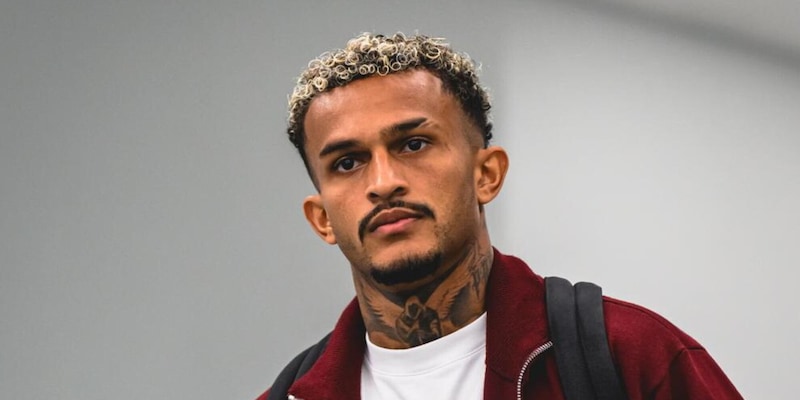 Roma, Wesley accusato dalla moglie sui social: "Mi ha tradito pi&ugrave; volte"