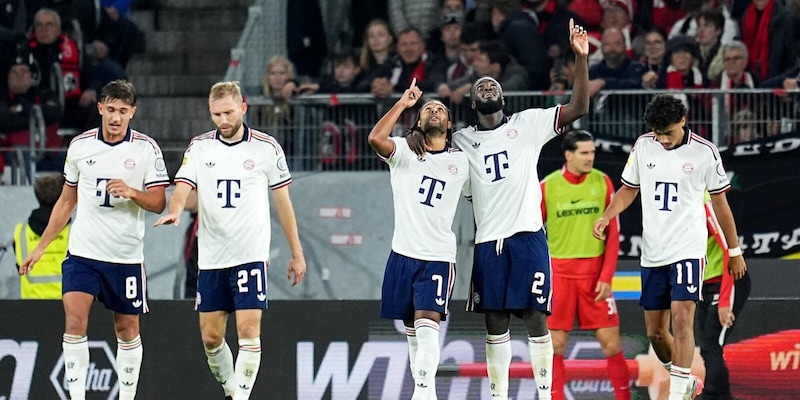 Bayern&nbsp;Monaco ok contro il&nbsp;Friburgo: agganciato il&nbsp;Dortmund&nbsp;in&nbsp;vetta, &egrave;&nbsp;duello&nbsp;per&nbsp;il&nbsp;primato