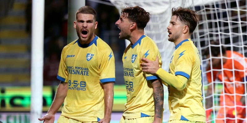 Il Frosinone non si ferma pi&ugrave;: manita al Lecce e sesto posto