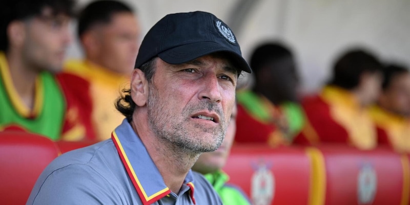 Il Catanzaro esonera Gorgone: &egrave; ufficiale, l'annuncio del club giallorosso