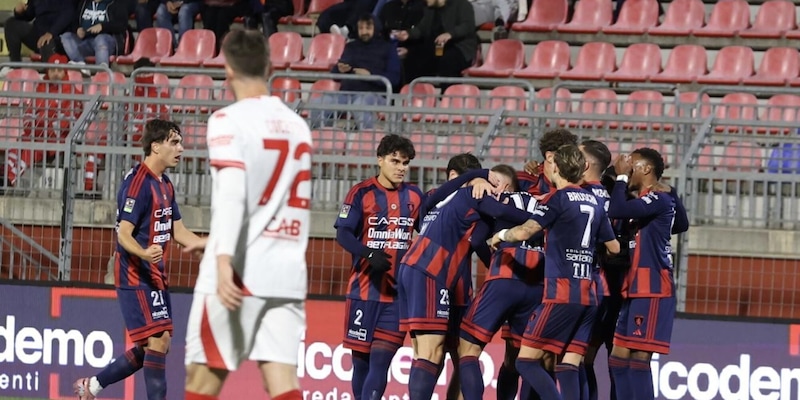 Il Potenza batte il Bari e vola ai quarti di Coppa Italia: sfider&agrave; il Savoia. Altamura avanti ai rigori