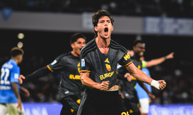 "Ovunque proteggimi", "Il nuovo the Wall": tifosi della Roma pazzi per Balerdi dopo i 2 gol al Napoli